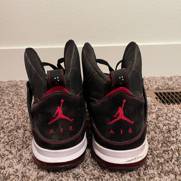 Nike Air Jordan’s - Picture 2 of 3